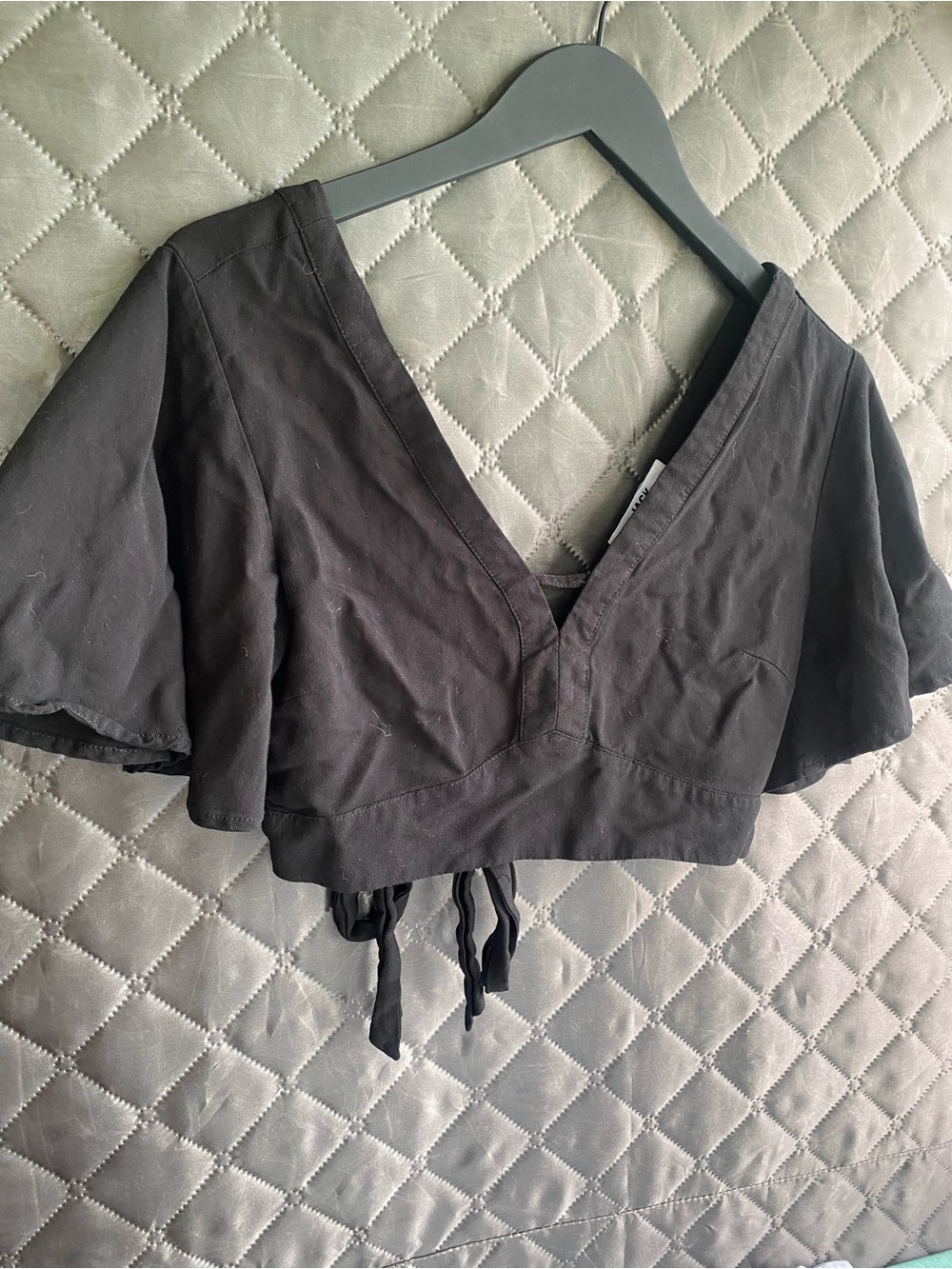 Jack by BB Dakota Kiana Black Flutter Sleeve V-Neck Crop Top S EUC